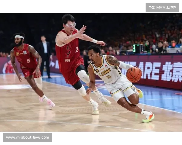 CBA总决赛第五战上半场广厦发挥出色暂时领先首钢五分 CBA总决赛第五战上半场广厦发挥出色暂时领先首钢五分