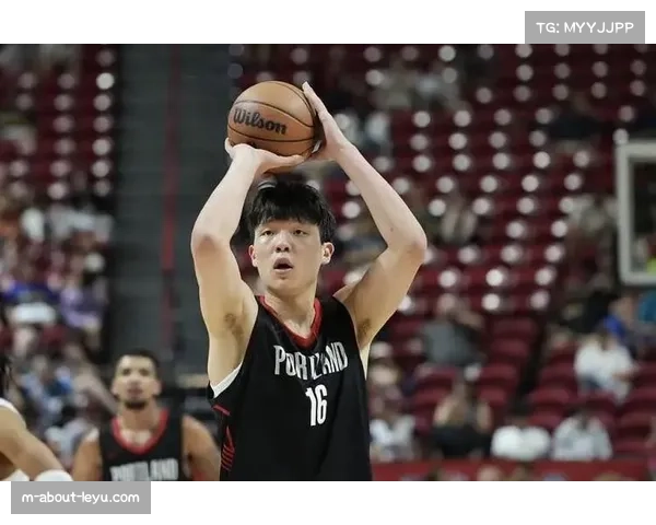 杨翰森高效出战近十五分钟贡献四分三板一助攻展现稳定内线实力